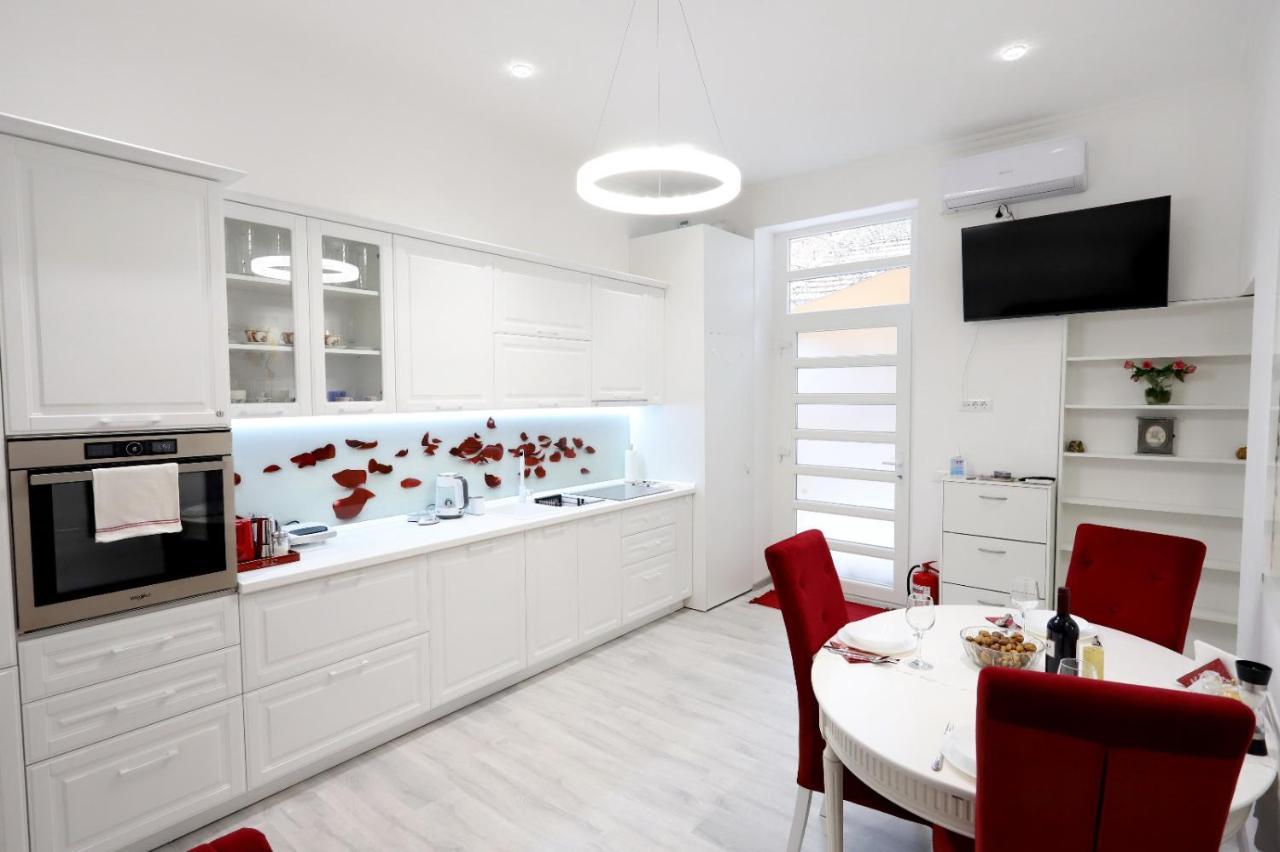 Central Luxury Apartments Oradea Luaran gambar