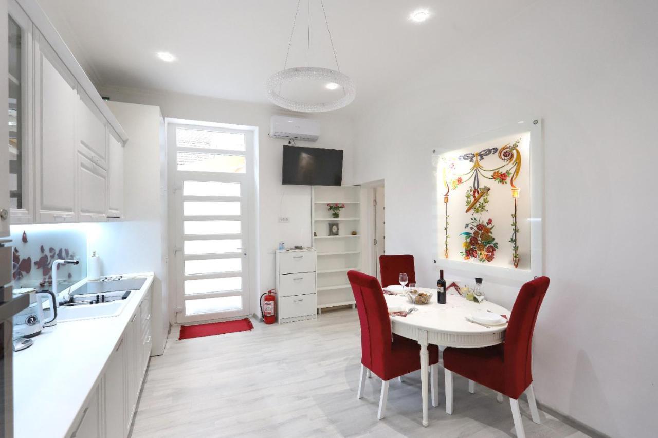 Central Luxury Apartments Oradea Luaran gambar