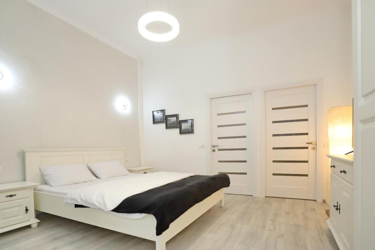 Central Luxury Apartments Oradea Luaran gambar