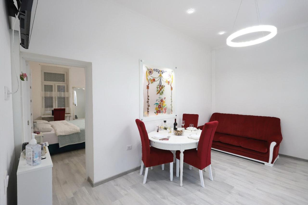 Central Luxury Apartments Oradea Luaran gambar