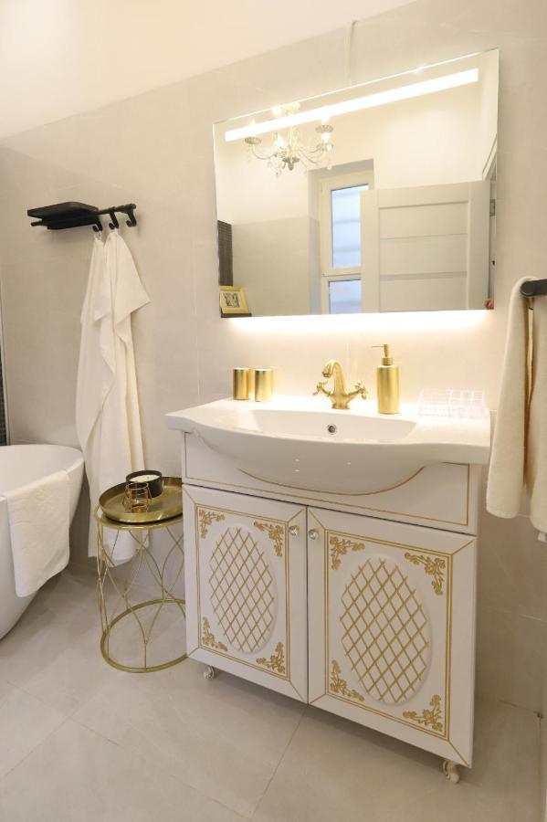 Central Luxury Apartments Oradea Luaran gambar